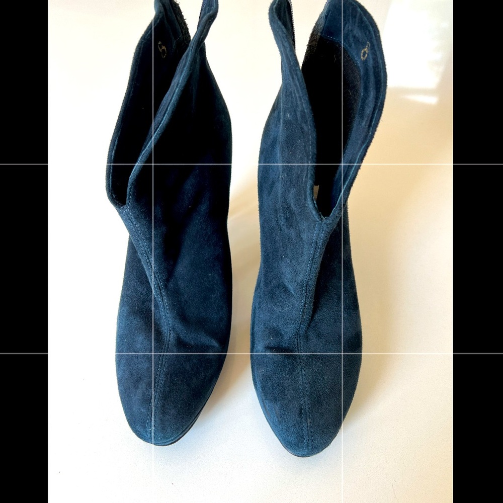 New navy blue suede Borgheti booties